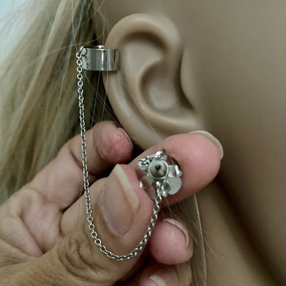 Silver ear cuff earring (1) - Picture 4 of 4